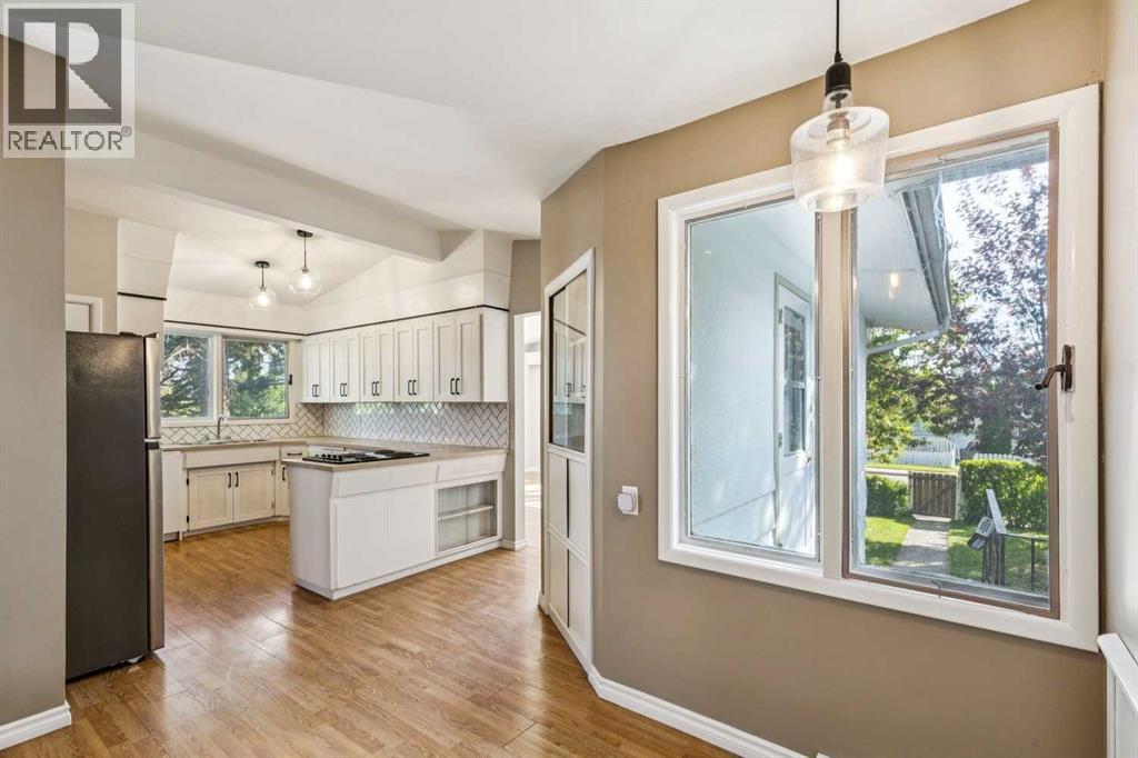 1101 42 Street SW photo 16