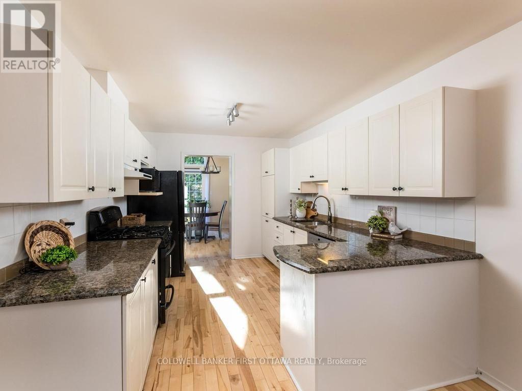 Commercial Properties for Sale in Ottawa – 5 CROSSING BRIDGE COURT – By Peter Sagos - Image 16