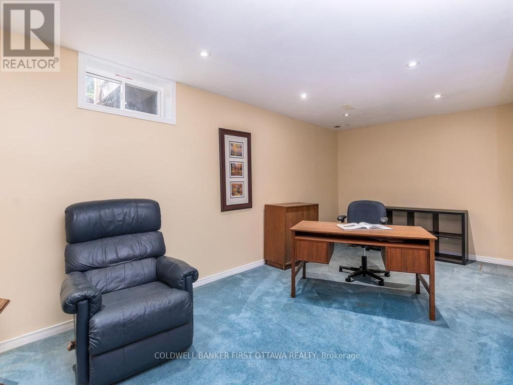Commercial Properties for Sale in Ottawa – 5 CROSSING BRIDGE COURT – By Peter Sagos - Image 31