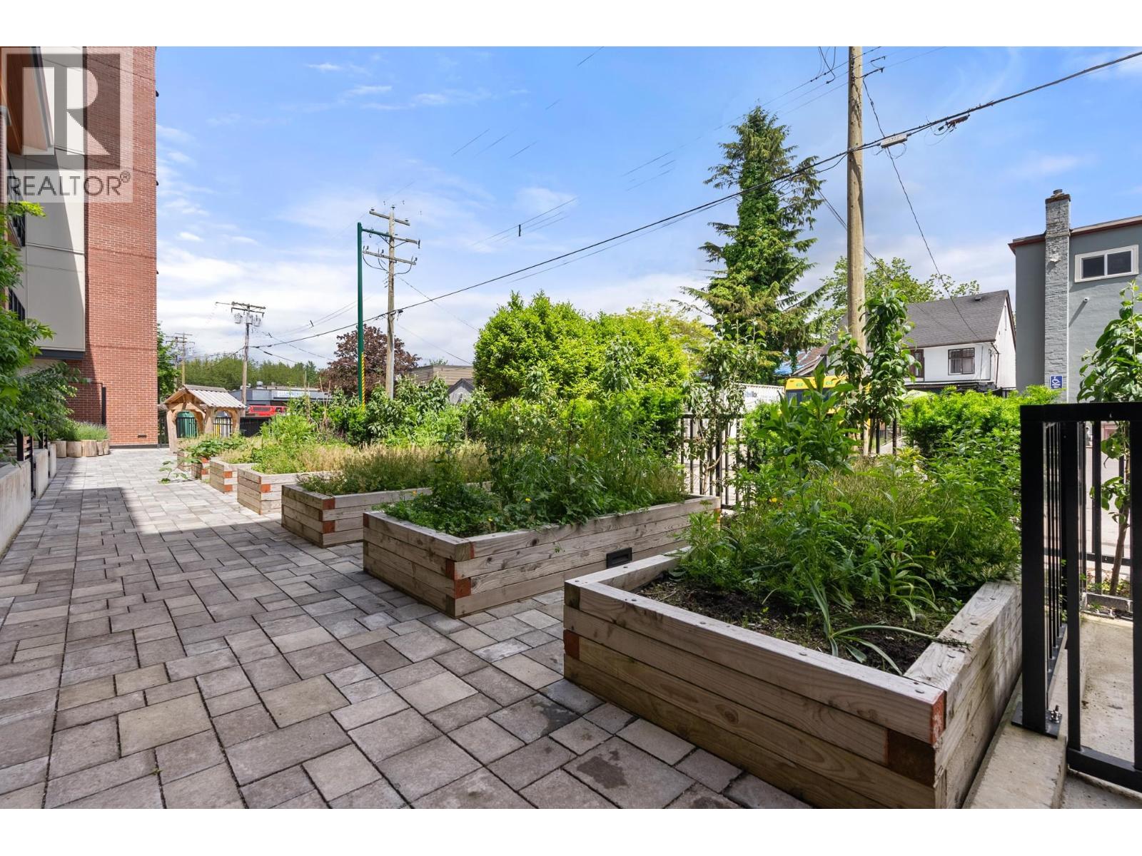 106 2550 GARDEN DRIVE, Vancouver - Image 1