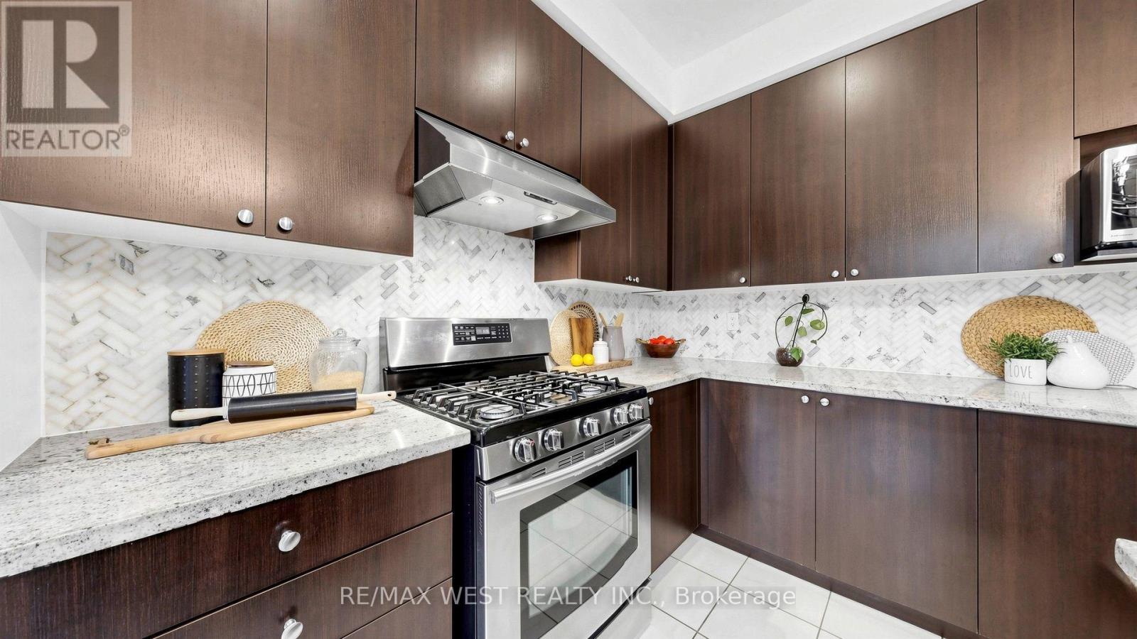 112 Lake Avenue, Richmond Hill, ON photo 15