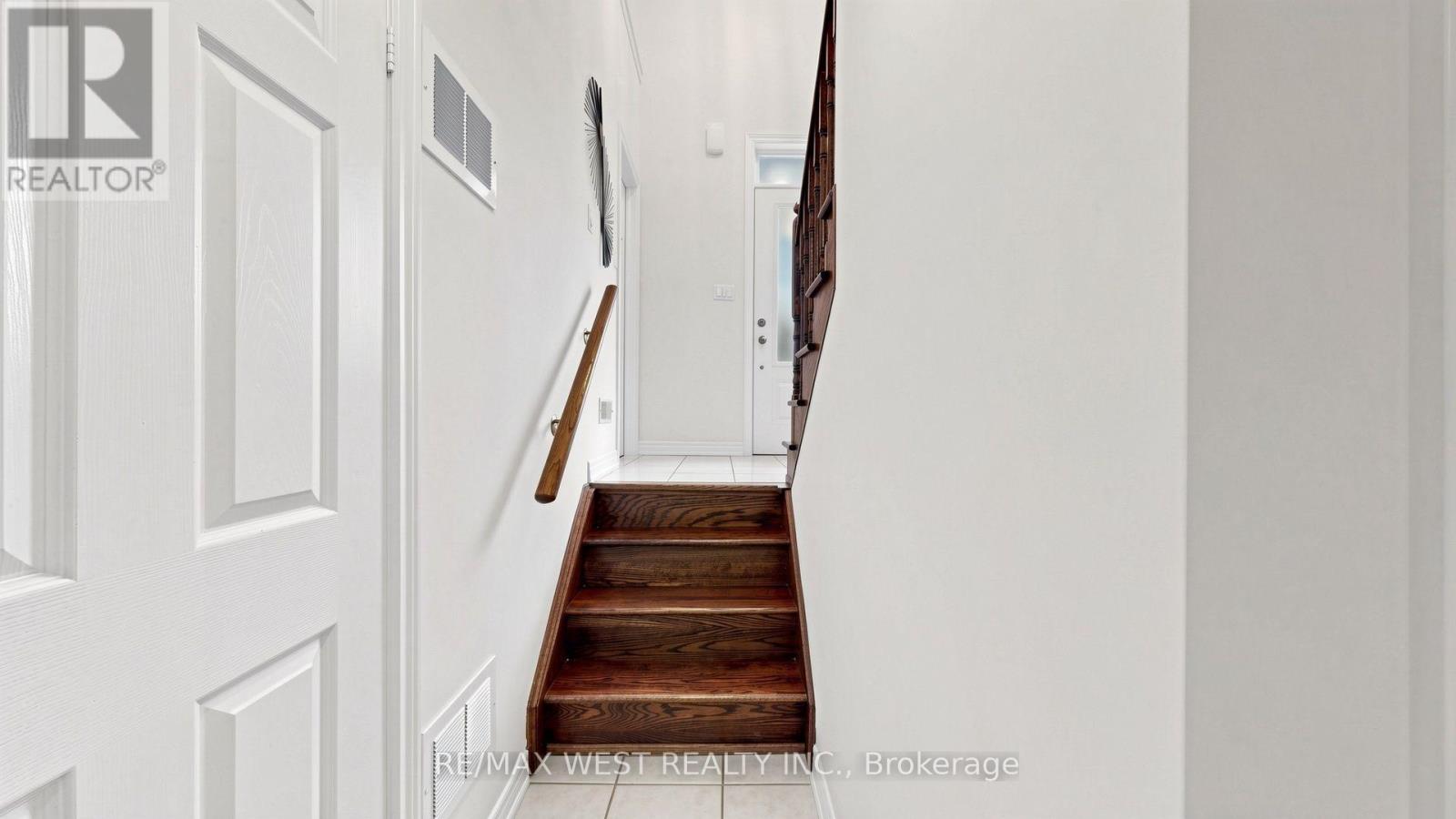112 Lake Avenue, Richmond Hill, ON photo 32