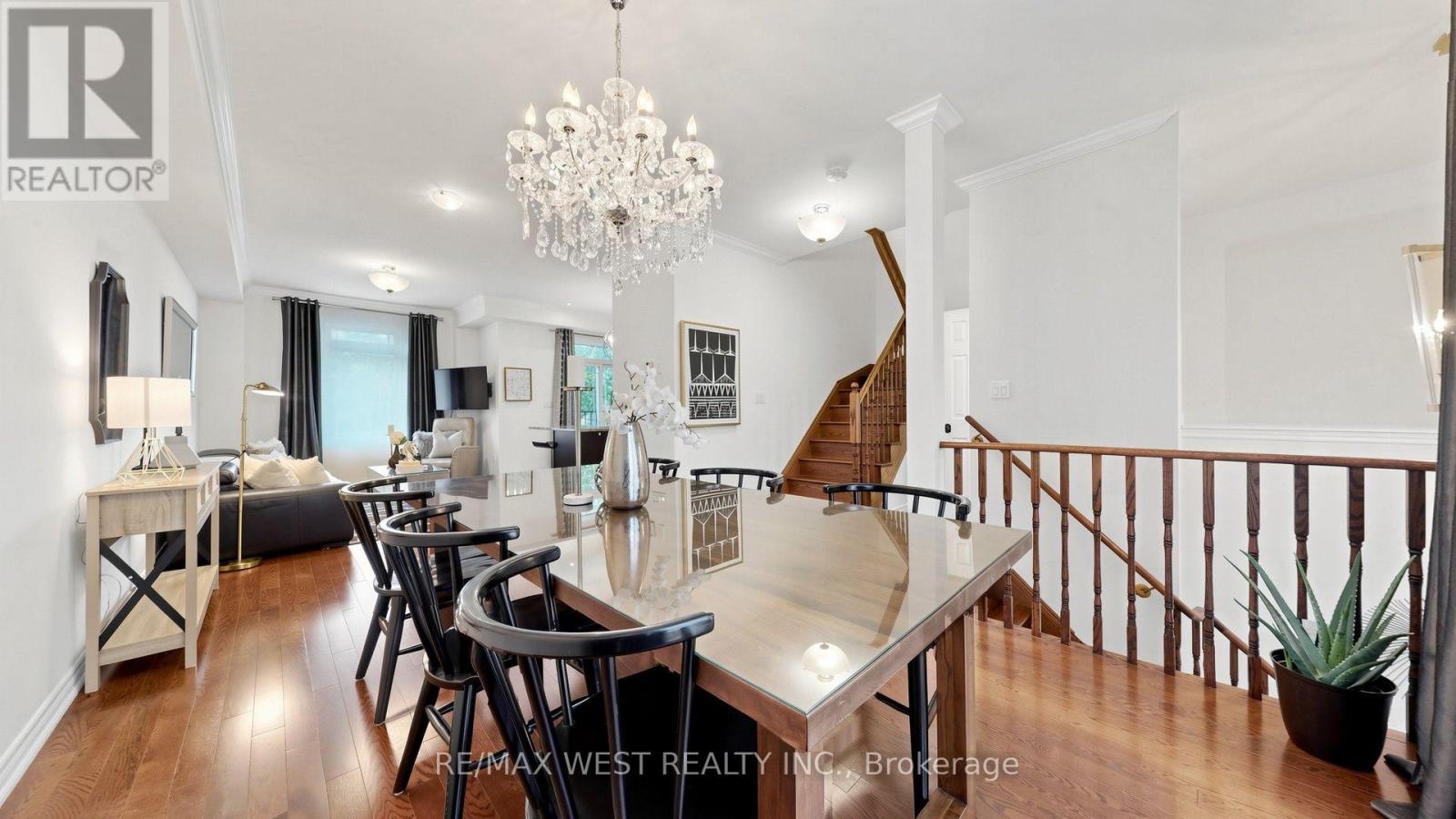 112 Lake Avenue, Richmond Hill, ON photo 9
