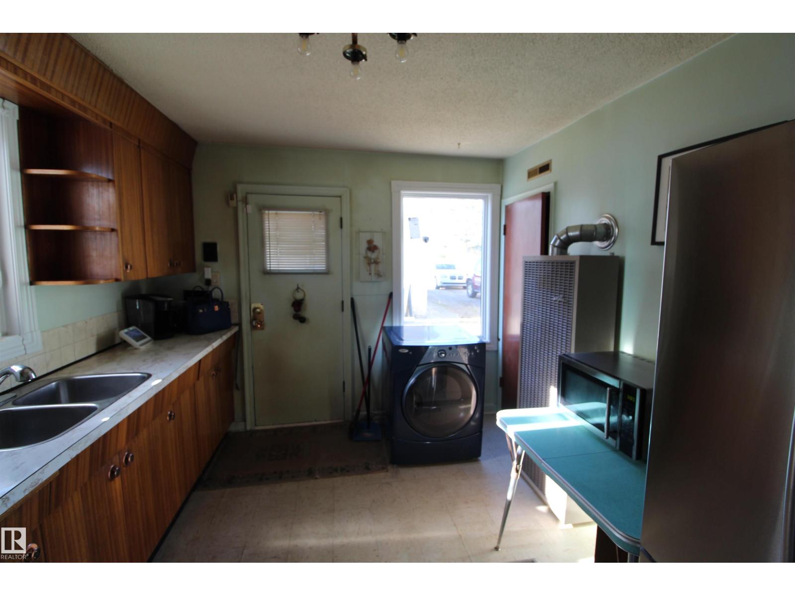 12032 69 ST NW, Edmonton — photo 14