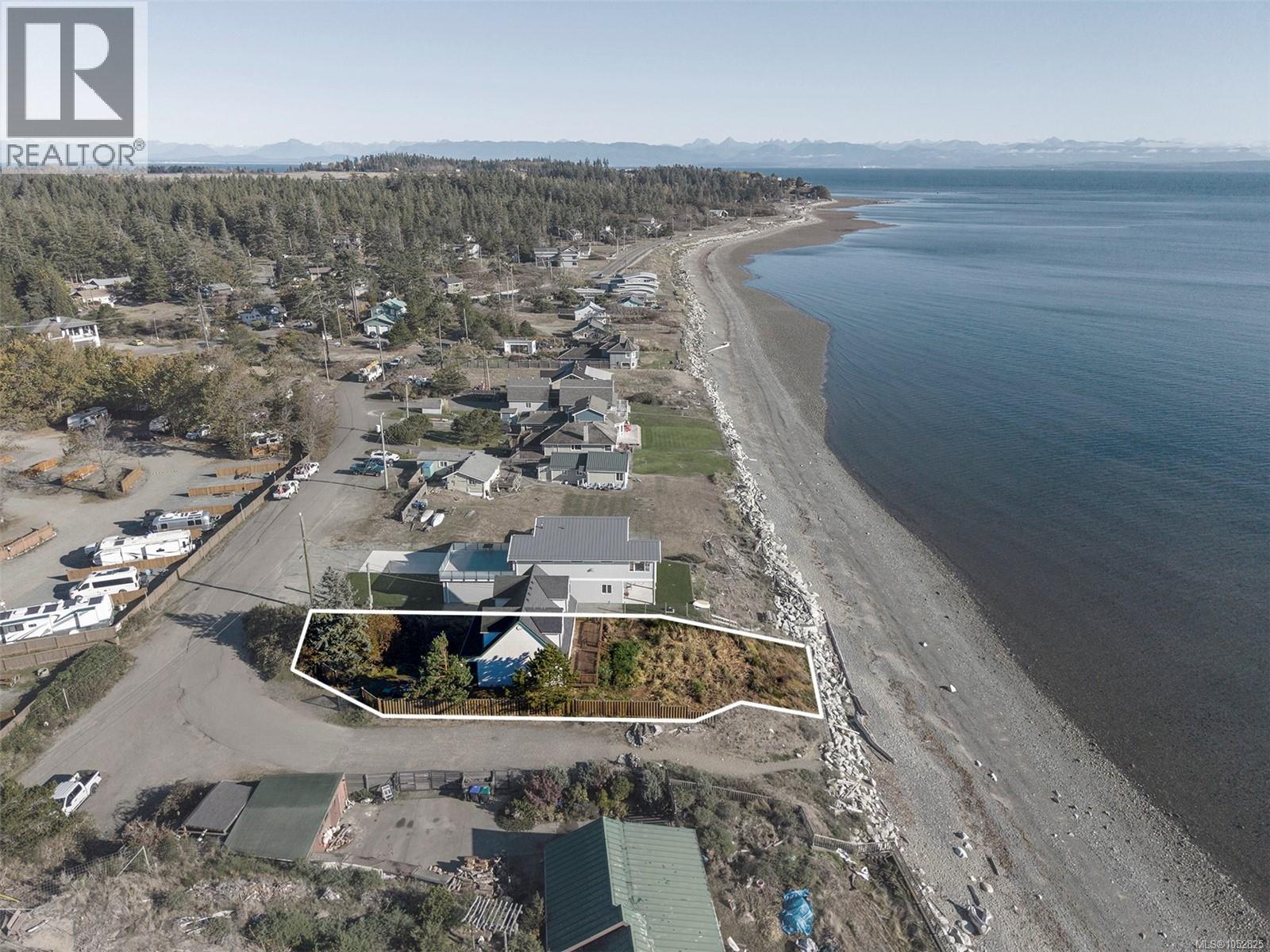 Lot lines are approximate and for visual purposes only. Site survey is available upon request.