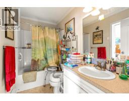 622 Hutton Rd, Comox, BC V9M3V5 Photo 12