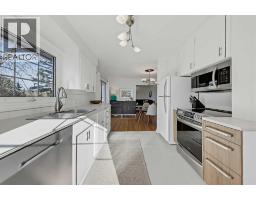 4pc Bathroom - 4119 2 Street Nw, Calgary, AB T2K0Z2 Photo 7