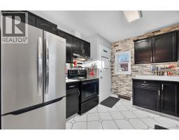 Bedroom - 1184 Northmount Drive Nw, Calgary, AB T2L0C7 Photo 11