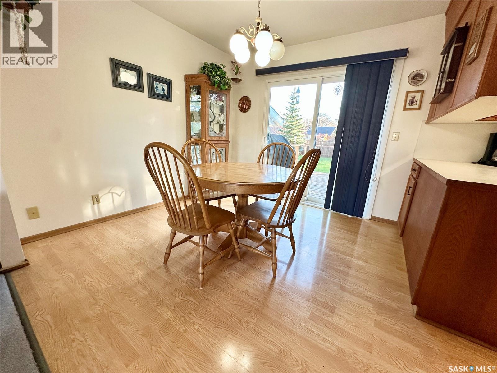 236 13th STREET NE, Weyburn — photo 5
