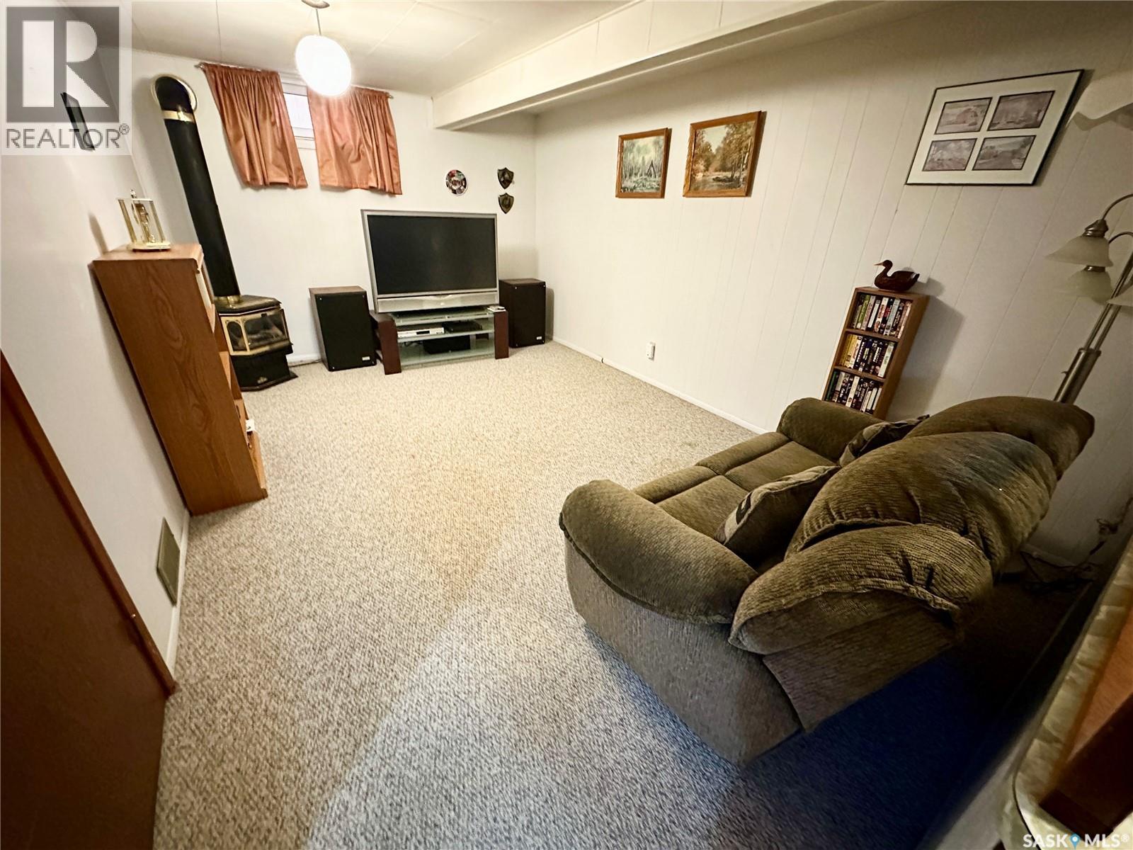 236 13th STREET NE, Weyburn — photo 19