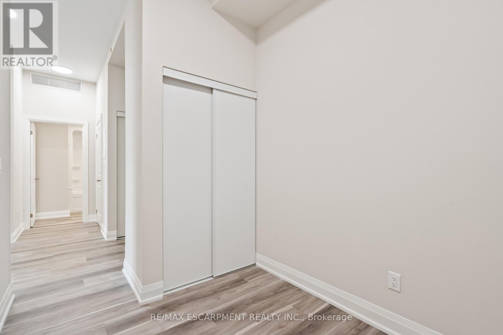 UP 09 - 50 HERRICK AVENUE, St. Catharines (Oakdale) — photo 8