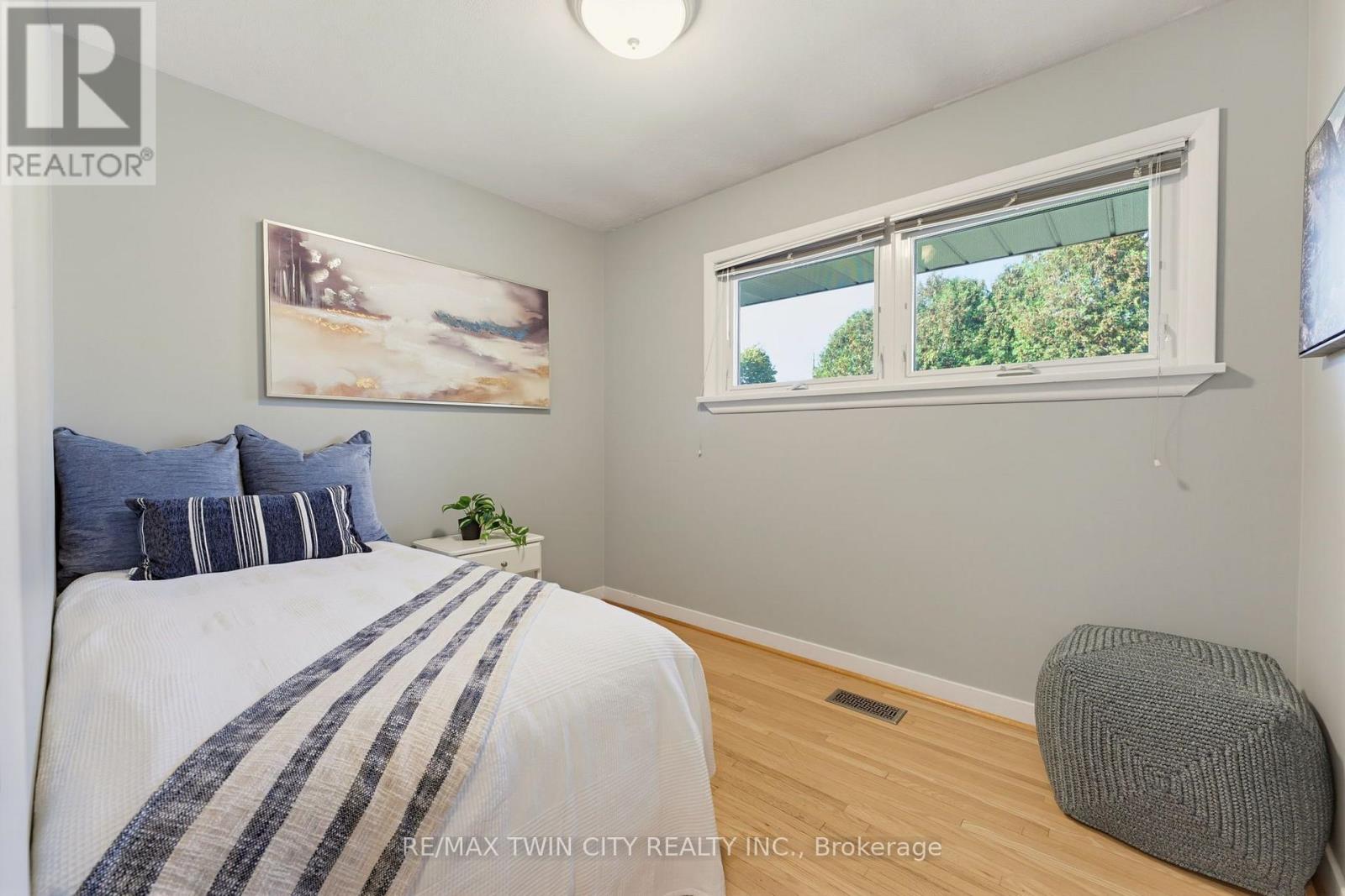 38 Varadi Avenue, Brantford, ON photo 14