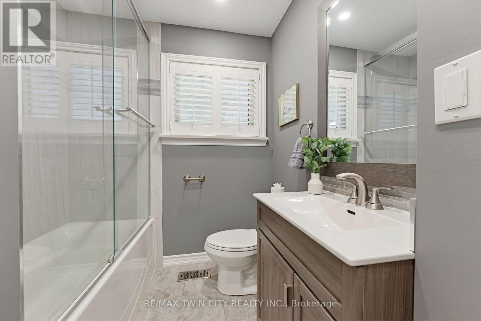 38 Varadi Avenue, Brantford, ON photo 15