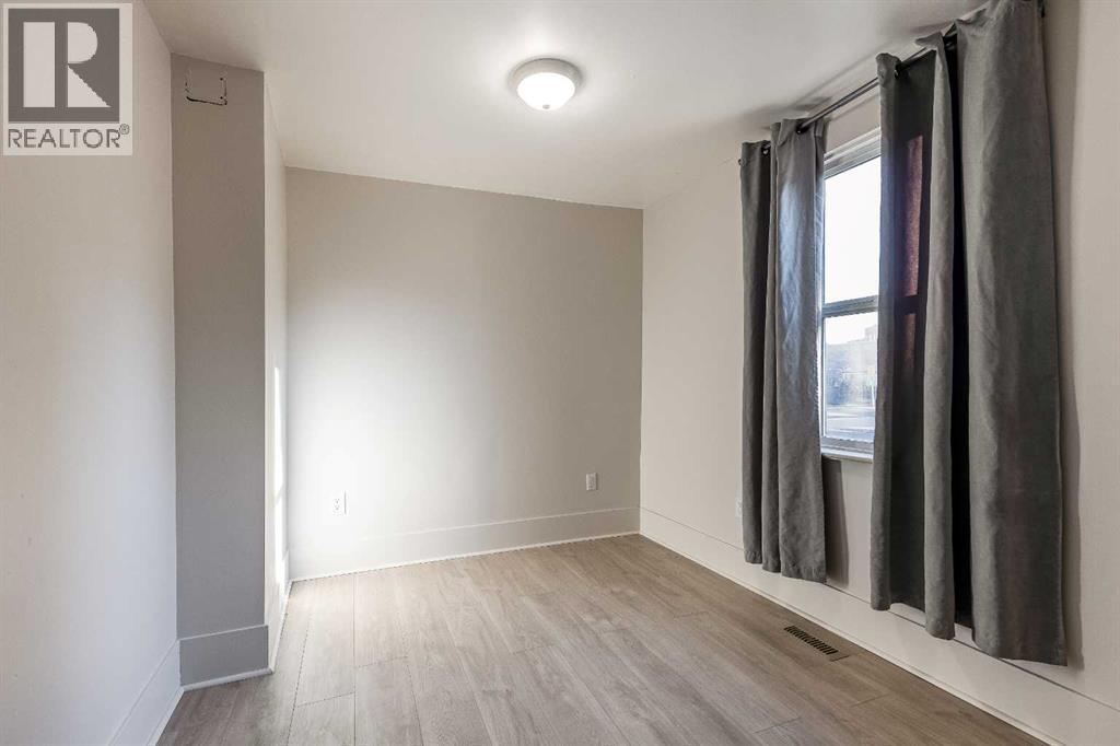 777 7 Street SE, photo 17 of 27