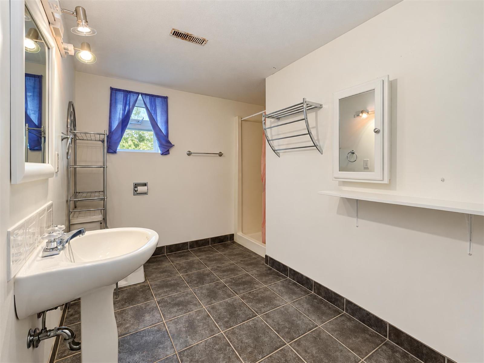33522 BLUEBERRY DRIVE, Mission - Image 1