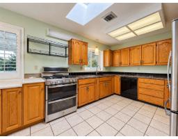 33522 Blueberry Drive, Mission, BC V2V6E7 Photo 12