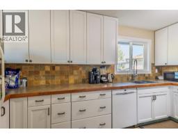 325 Whiteshield Crescent, Kamloops, BC V2E1G3 Photo 25