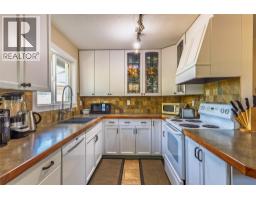 325 Whiteshield Crescent, Kamloops, BC V2E1G3 Photo 24