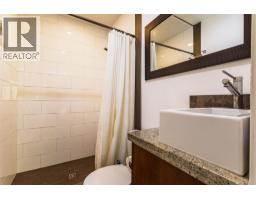 325 Whiteshield Crescent, Kamloops, BC V2E1G3 Photo 36