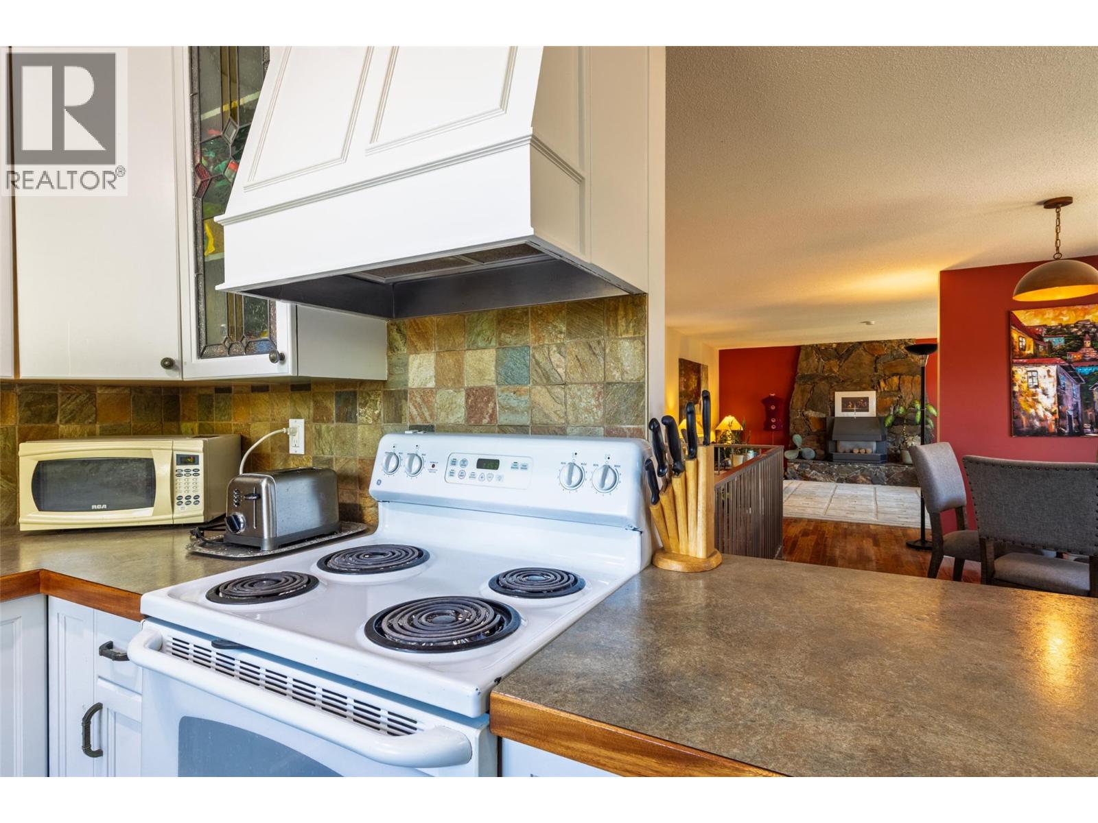 325 Whiteshield Crescent - 26