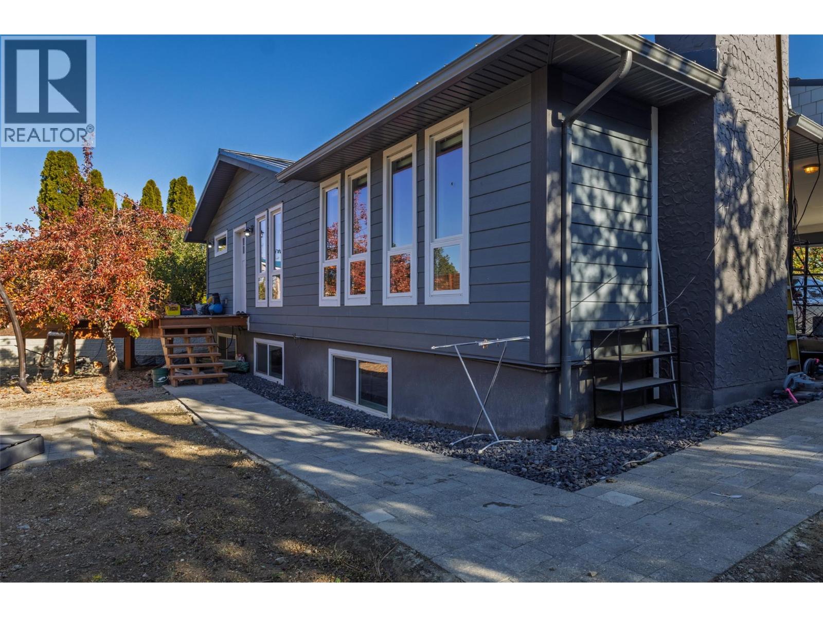 325 Whiteshield Crescent - 49