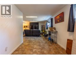 325 Whiteshield Crescent, Kamloops, BC V2E1G3 Photo 40