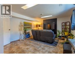 325 Whiteshield Crescent, Kamloops, BC V2E1G3 Photo 38