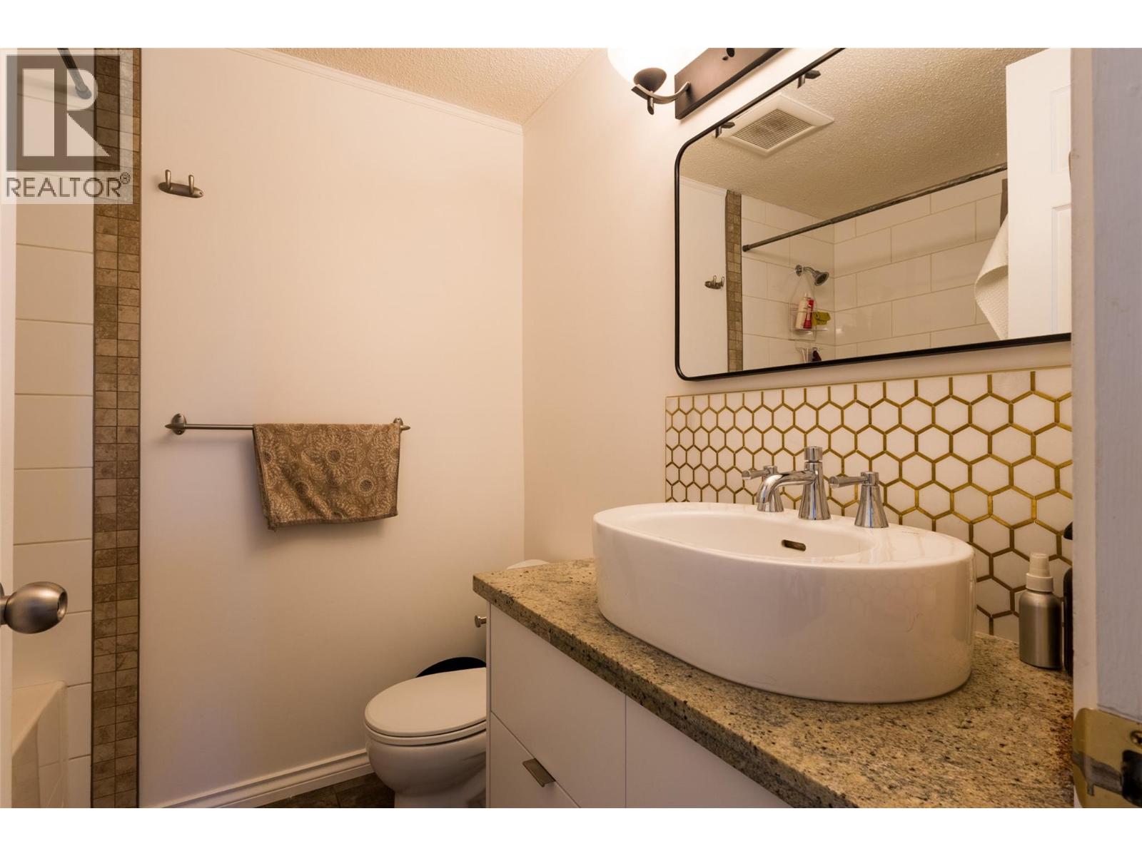 325 Whiteshield Crescent - 28