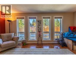 Primary Bedroom - 325 Whiteshield Crescent, Kamloops, BC V2E1G3 Photo 11