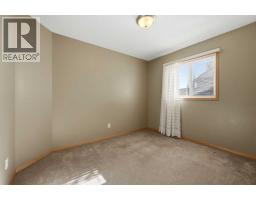 4pc Bathroom - 90 Drummond Avenue, Red Deer, AB T4R3A5 Photo 10