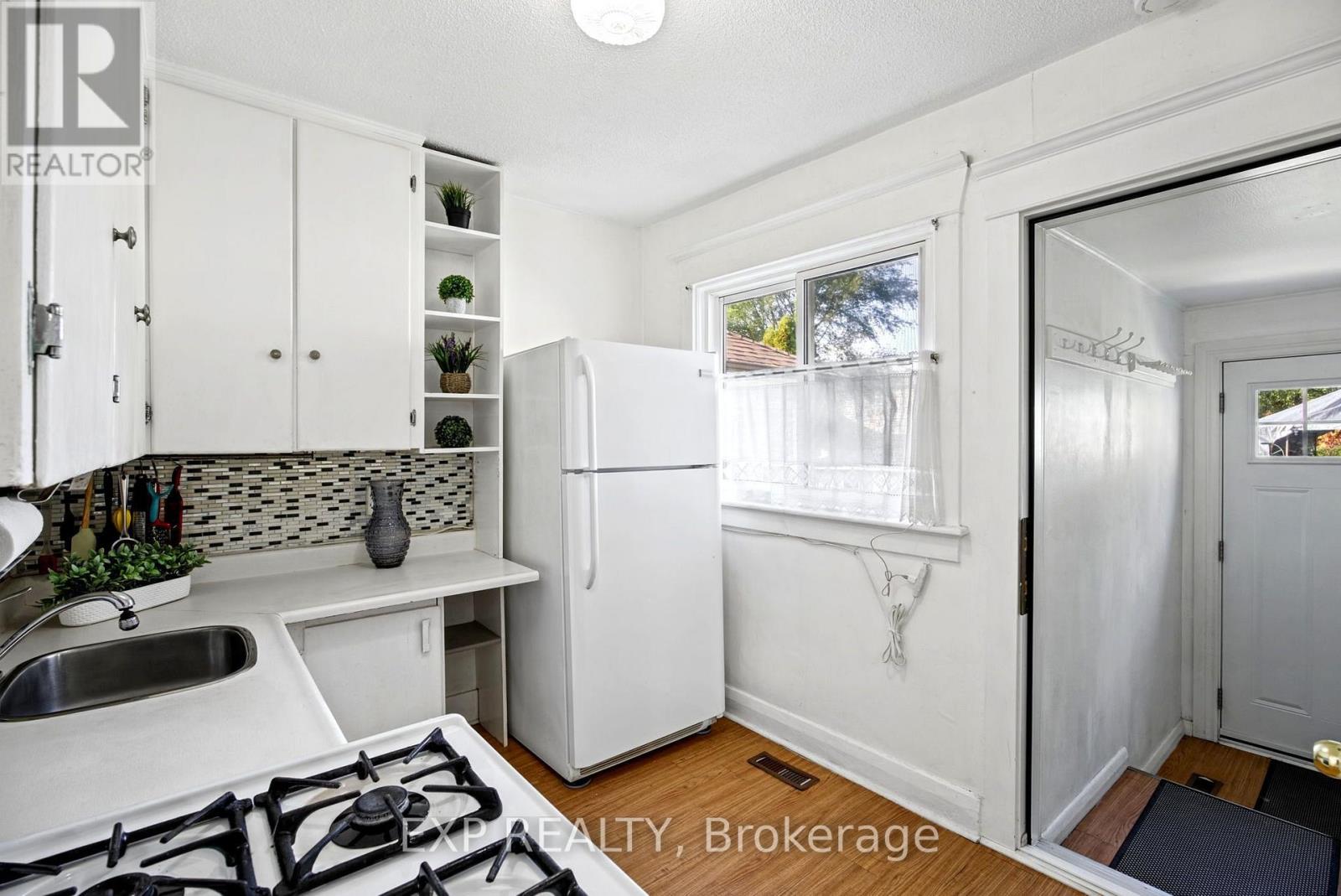72 Newport Avenue, Toronto, ON photo 13