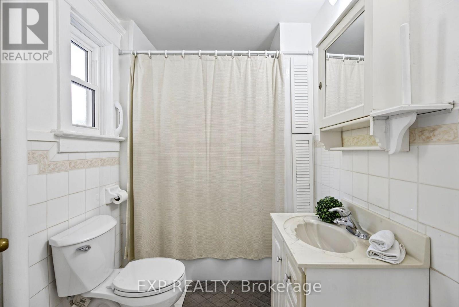 72 Newport Avenue, Toronto, ON photo 20