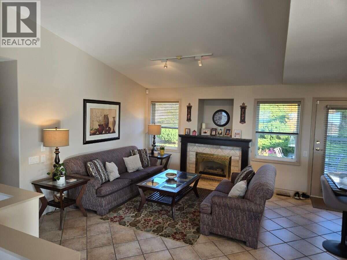  997 Skeena Drive North, Kelowna