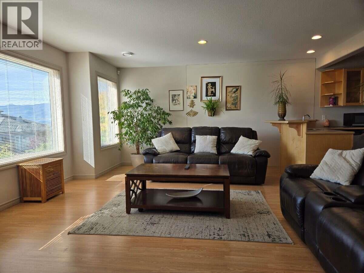  997 Skeena Drive North, Kelowna