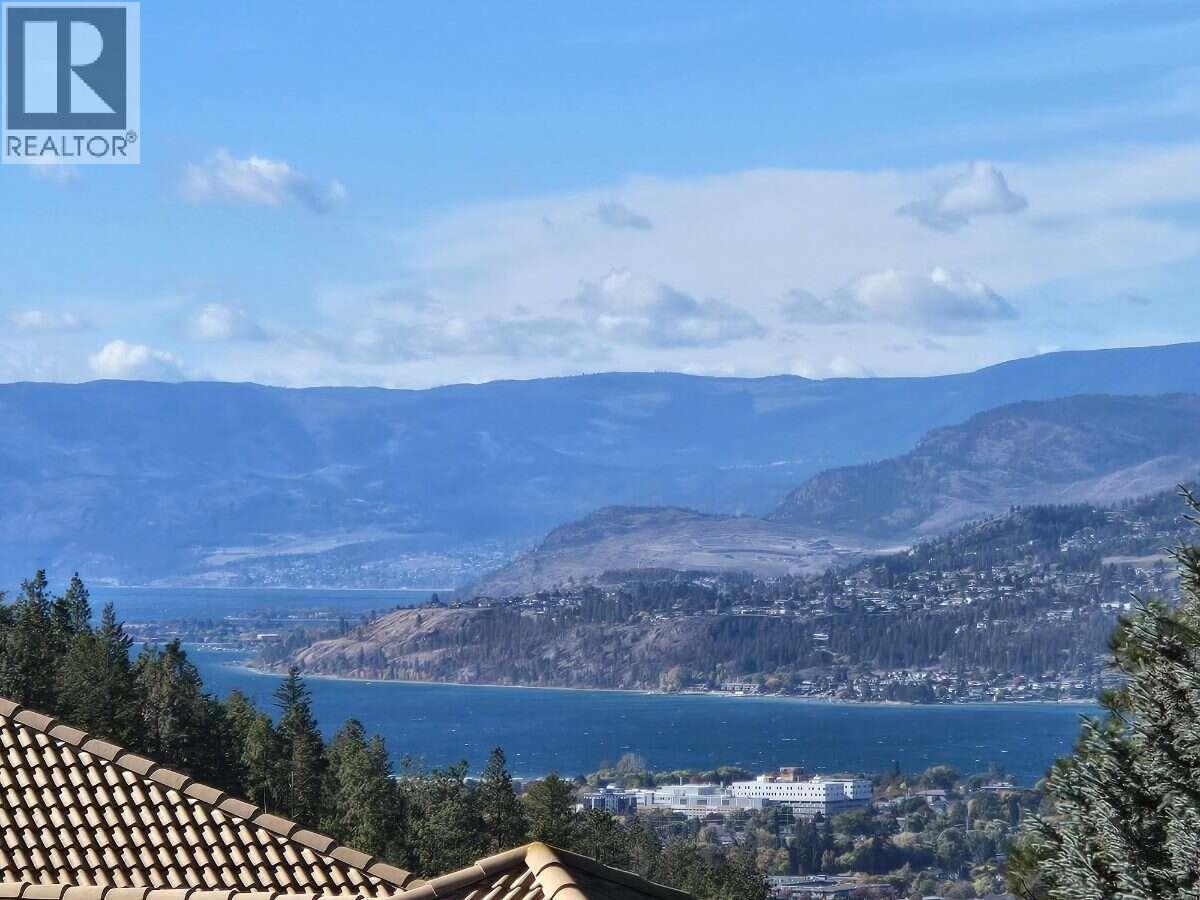  997 Skeena Drive North, Kelowna