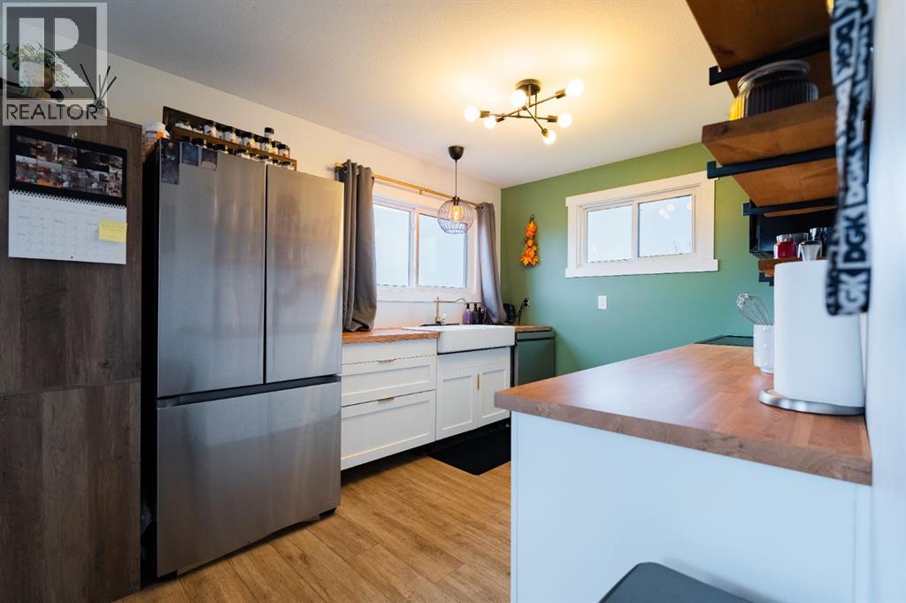 742075 733 Highway, Bezanson — photo 10