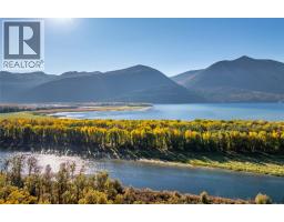 8732 3a Highway, Sirdar, BC V0B2N1 Photo 48