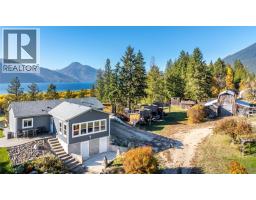 8732 3a Highway, Sirdar, BC V0B2N1 Photo 44