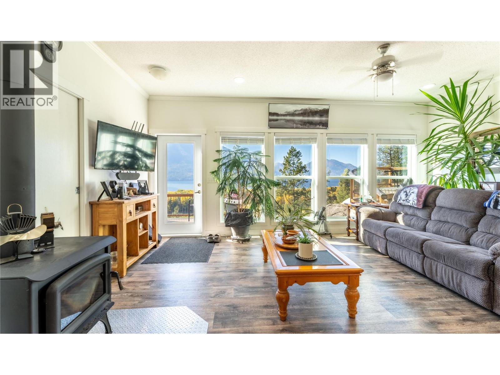 8732 3A Highway, Sirdar - Image 1