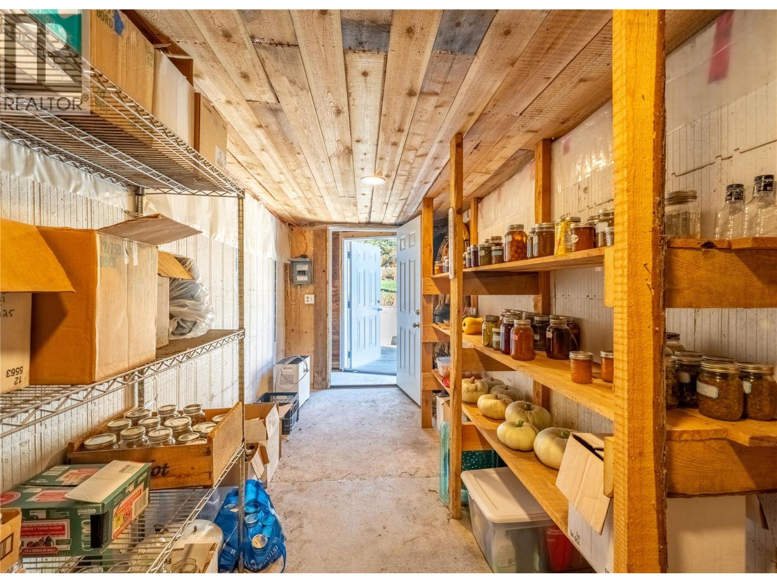 8732 3A Highway, Sirdar - Image 1