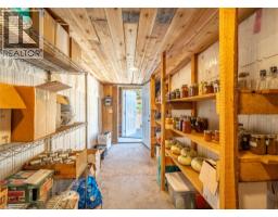 8732 3a Highway, Sirdar, BC V0B2N1 Photo 38
