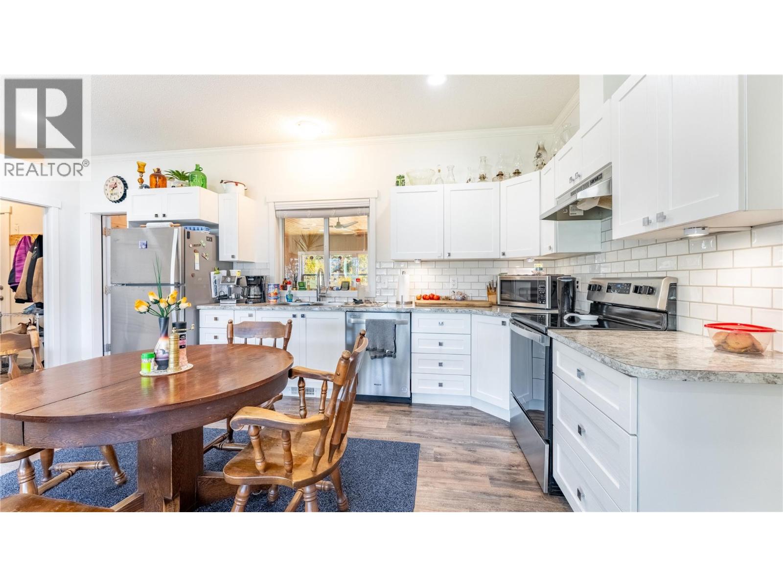 8732 3A Highway, Sirdar - Image 1