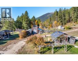 8732 3a Highway, Sirdar, BC V0B2N1 Photo 57