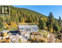 8732 3a Highway, Sirdar, BC V0B2N1 Photo 62