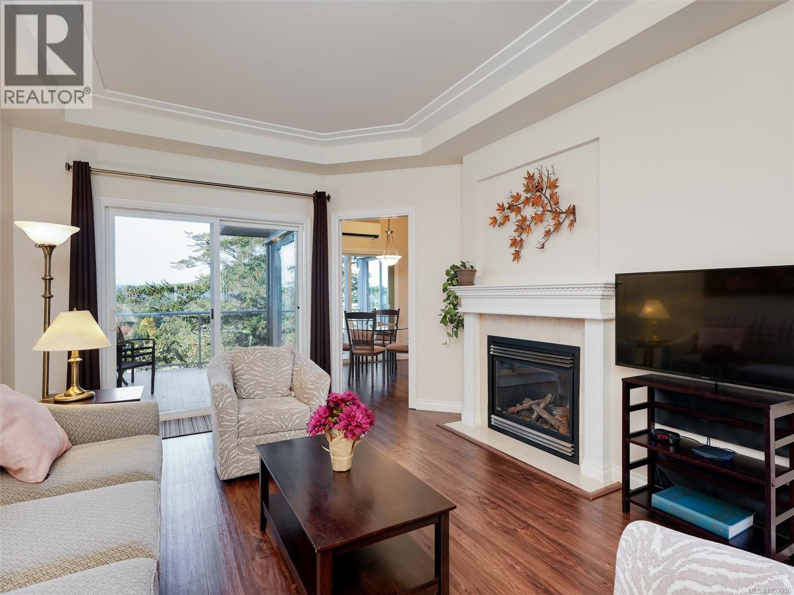 #12 934 Boulderwood Rise - 2