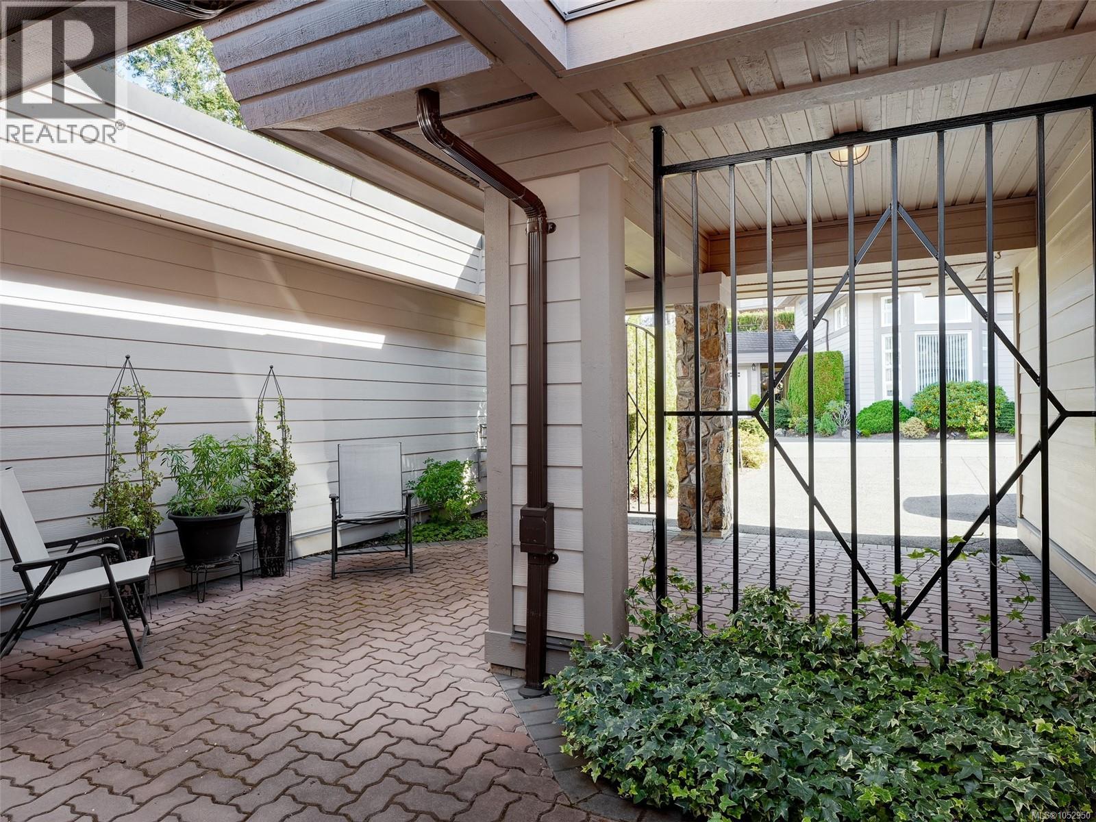 12 934 Boulderwood Rise, Saanich