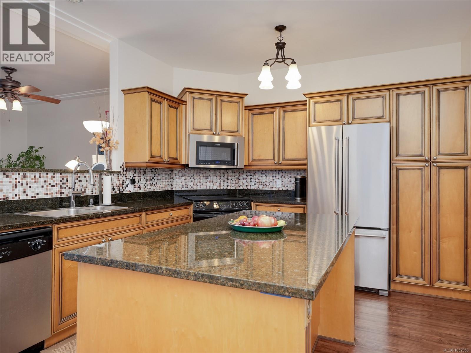 12 934 Boulderwood Rise, Saanich