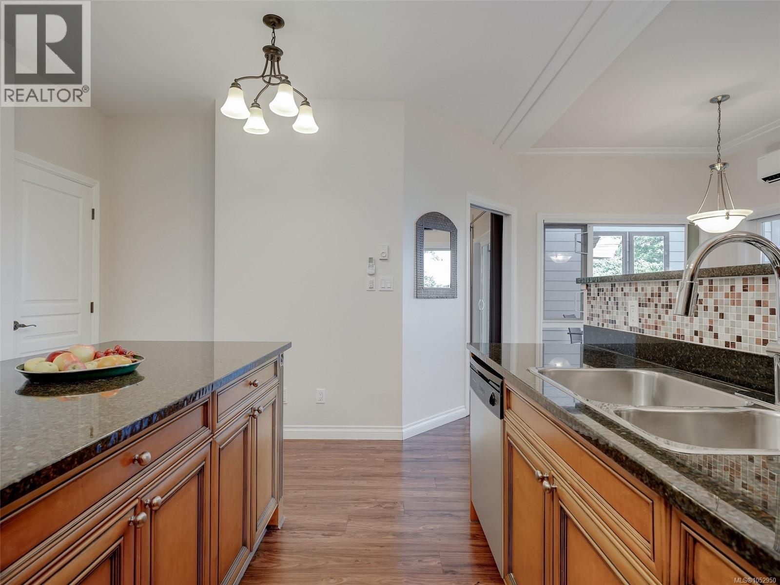 #12 934 Boulderwood Rise - 7