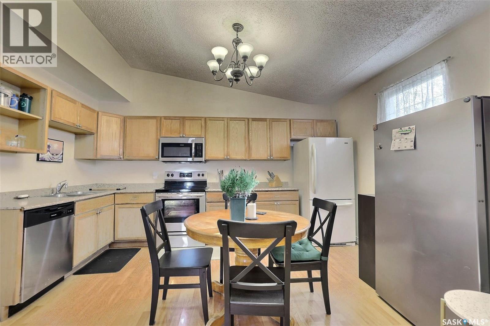 827 15th AVENUE, Regina — photo 8