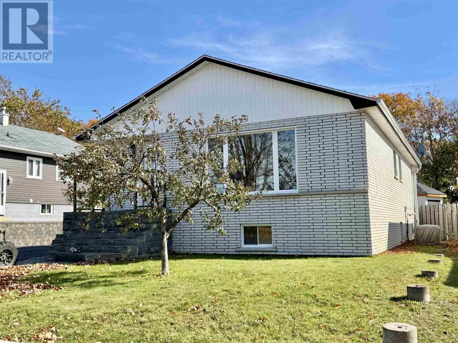 31 Ferguson RD, Elliot Lake